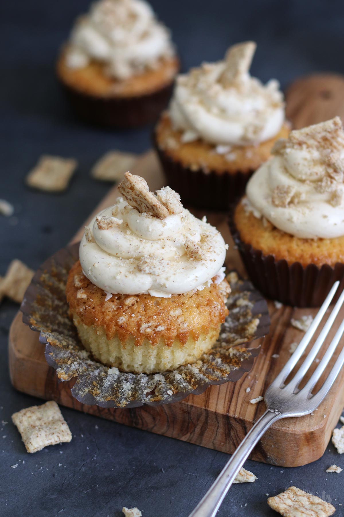 Cinnamon Crunch Cupcakes | Bake to the roots