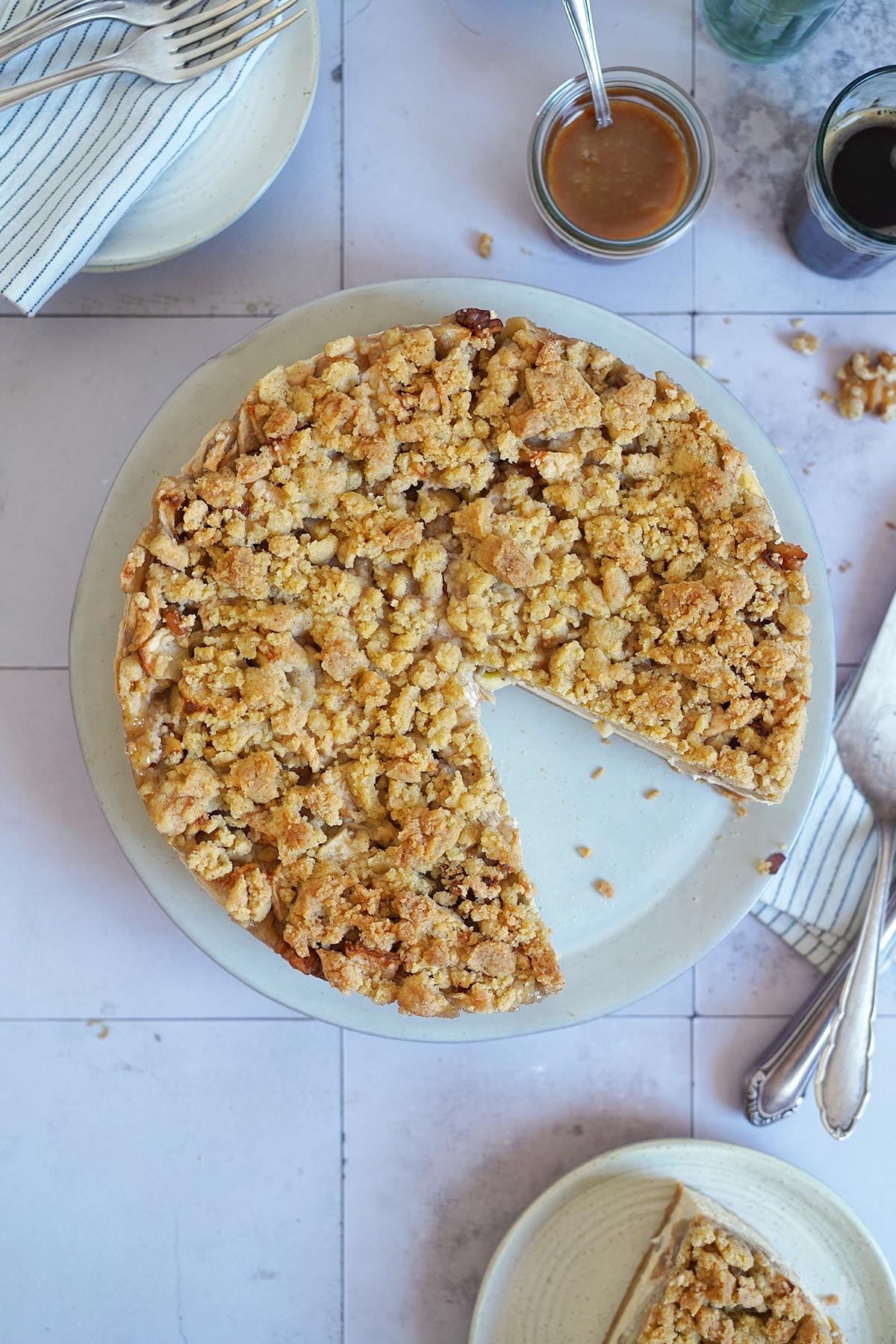 Karamell Apfel Streusel Käsekuchen | Bake to the roots