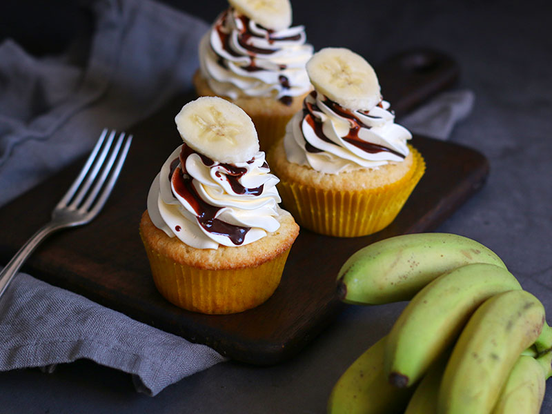 Bananen Cupcakes mit Swiss Meringue Buttercreme | Bake to the roots