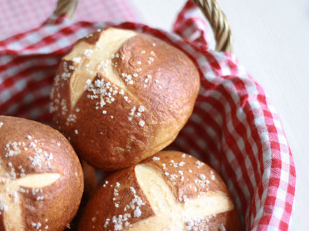 Soft Pretzel Rolls | Bake to the roots