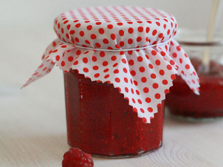 Homemade Raspberry Vanilla Jam | Bake to the roots