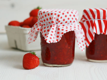 Homemade Strawberry Vanilla Jam | Bake to the roots