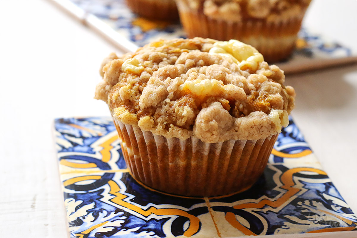 Pumpkin Cheesecake Muffins | Bake to the roots