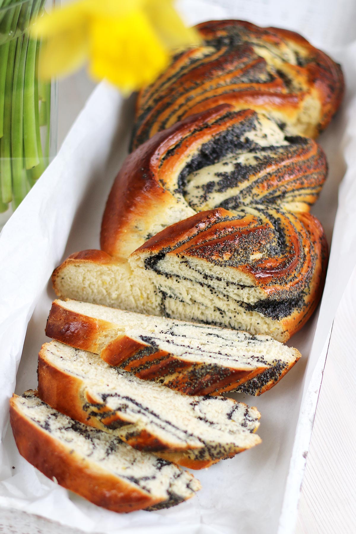 Einfacher Mohnzopf – der Klassiker für Ostern | Bake to the roots