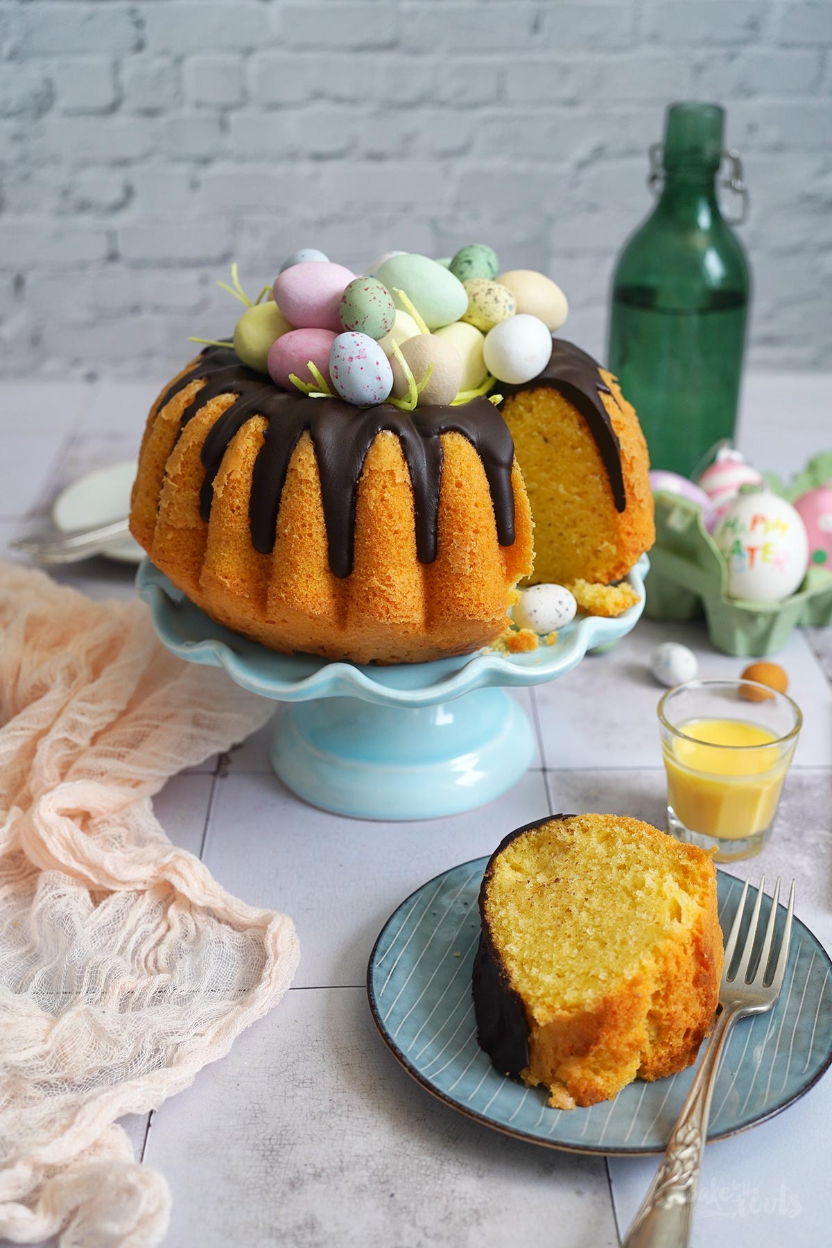 Eierlikör Gugelhupf mit Schokoladenguss | Bake to the roots