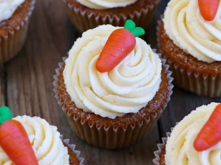 Carrot Cake Cupcakes with Browned Butter Cream Cheese Frosting | Bake to the roots