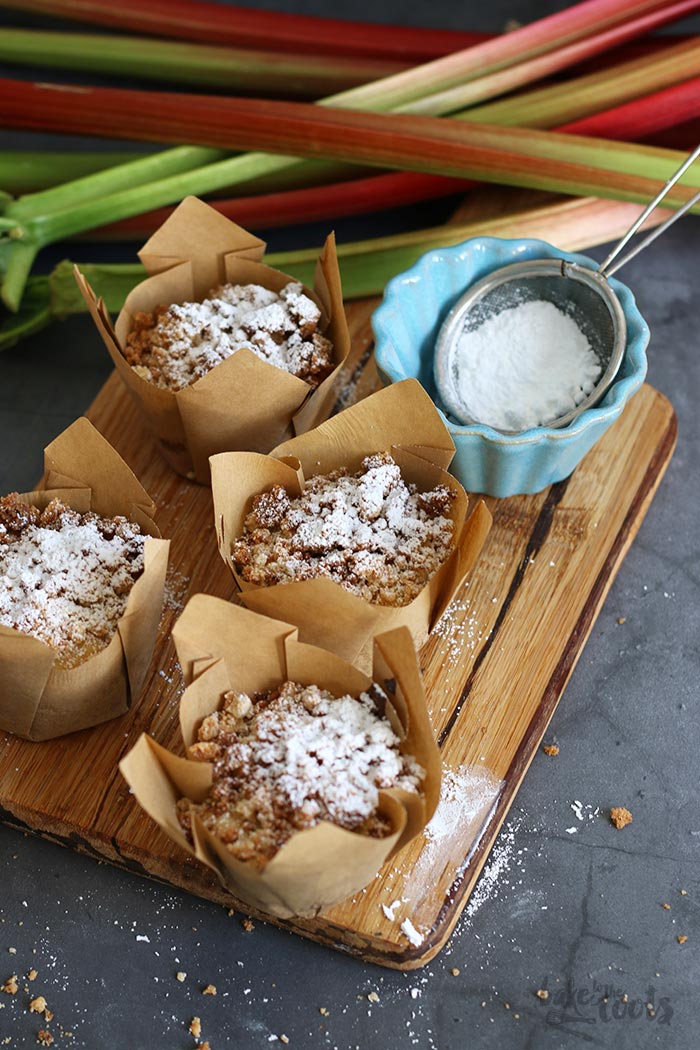 Rhubarb Streusel Muffins | Bake to the roots