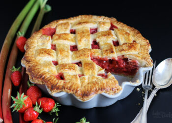 Strawberry Rhubarb Pie | Bake to the roots