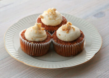 Carrot Cake Cupcakes | Bake to the roots
