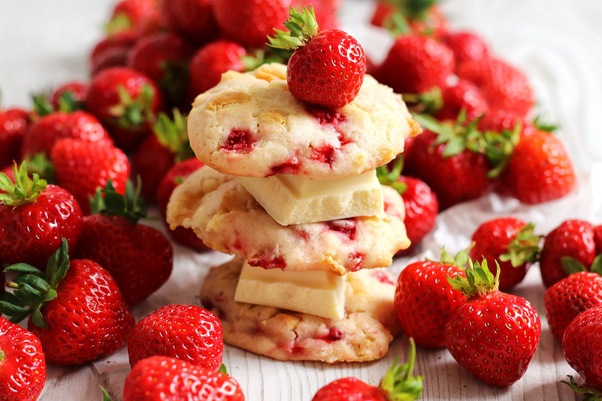 White Chocolate Cream Cheese Strawberry Cookies | Bake to the roots