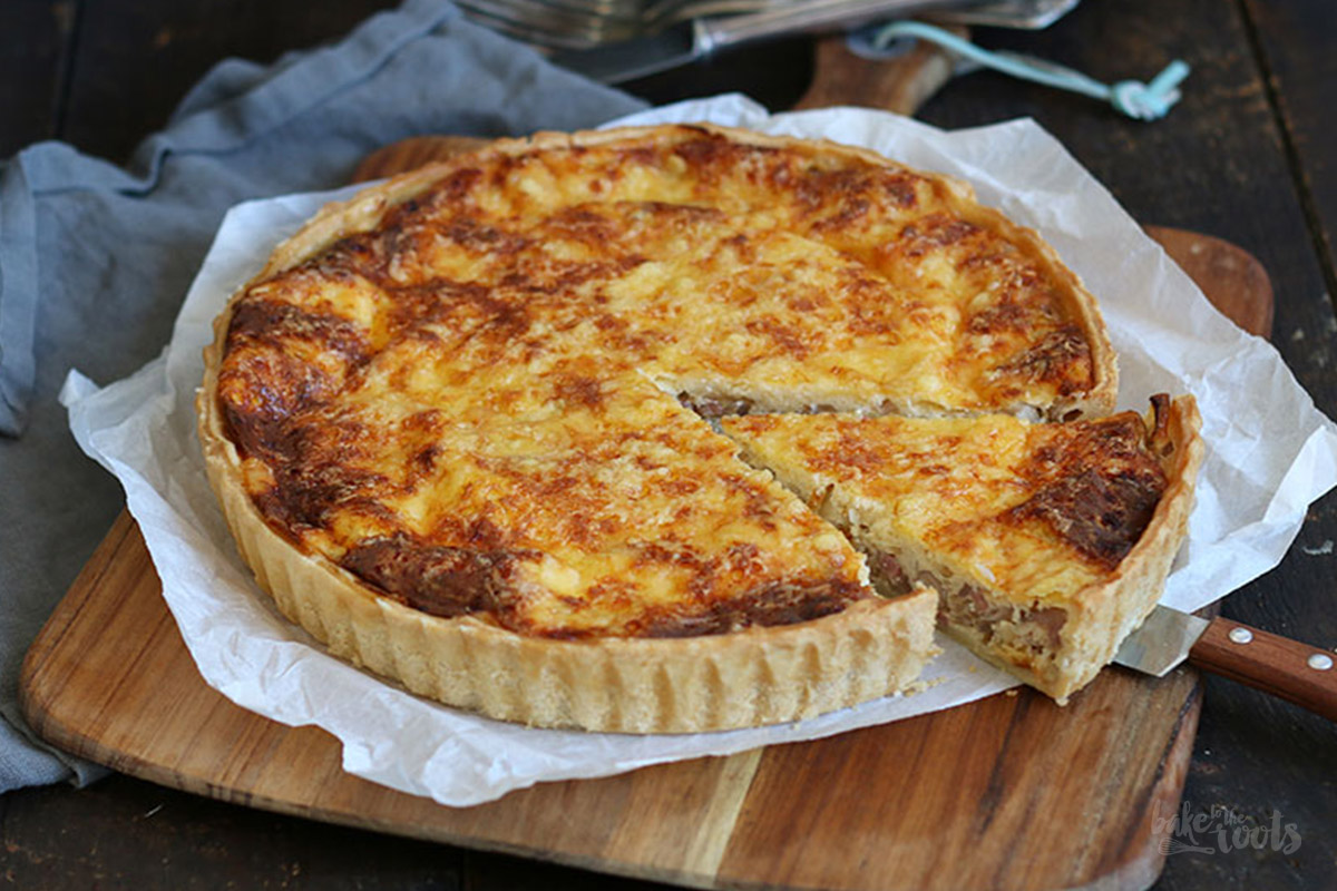 Zwiebelkuchen mit Speck und Käse | Bake to the roots