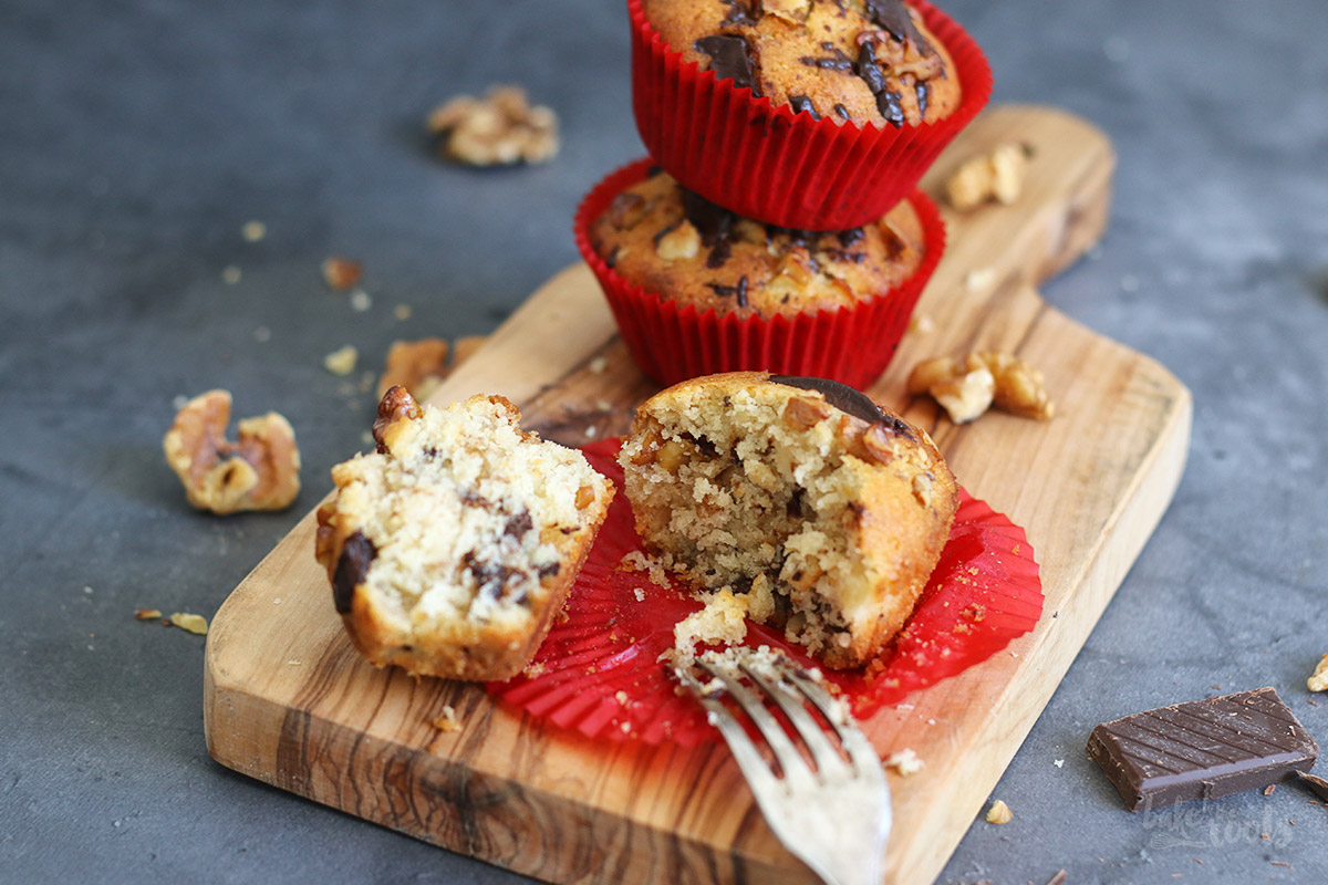 Apfel Walnuss & Schokolade Muffins | Bake to the roots
