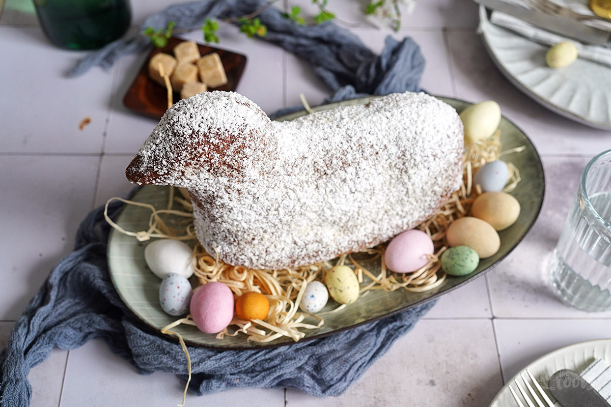 Klassischer Osterlamm Kuchen für Ostern | Bake to the roots