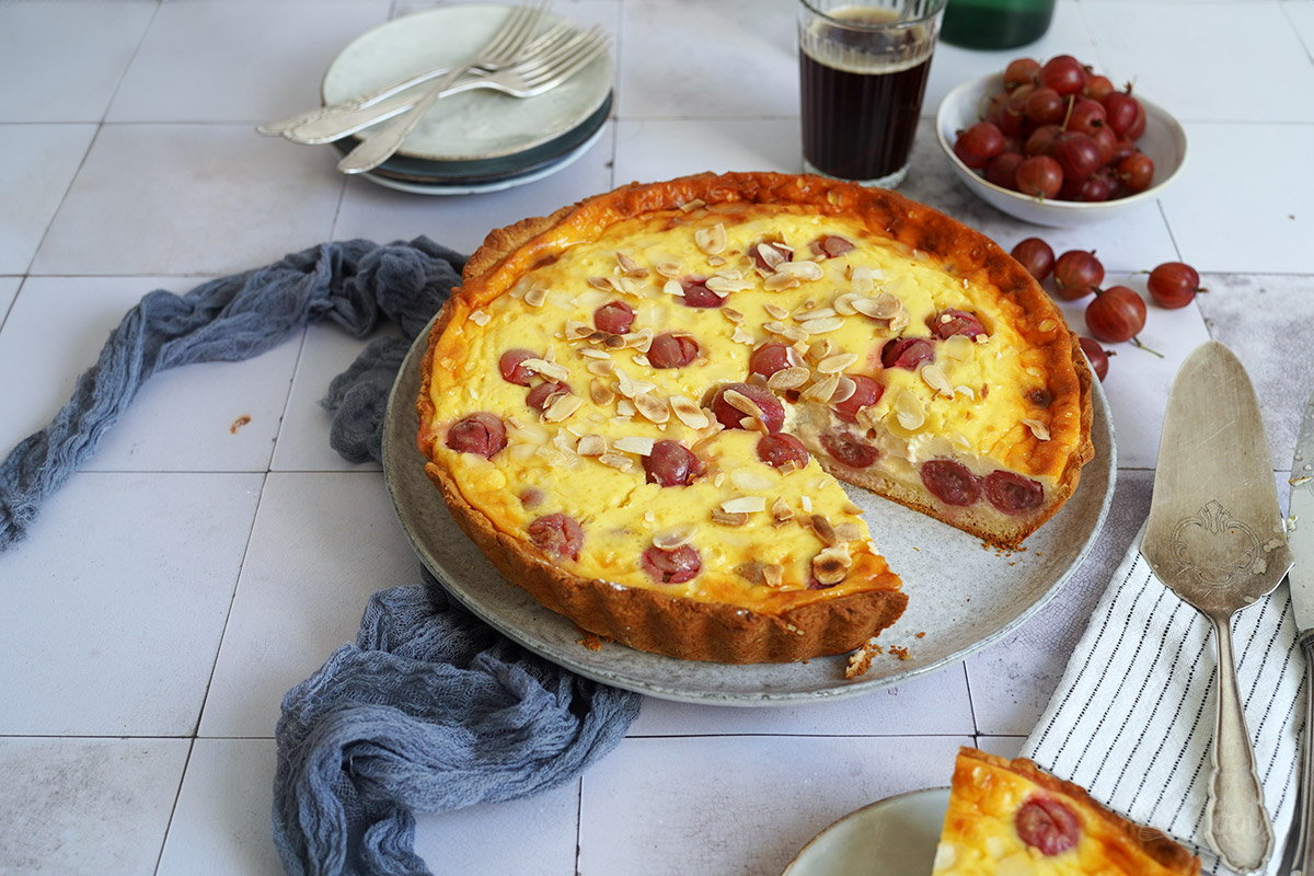 Rustic Gooseberry Cheesecake | Bake to the roots