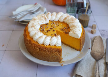 Pumpkin Cheesecake aka. Kürbis Käsekuchen | Bake to the roots