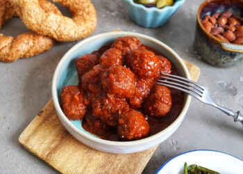 Albóndigas mit Tomatensoße | Bake to the roots