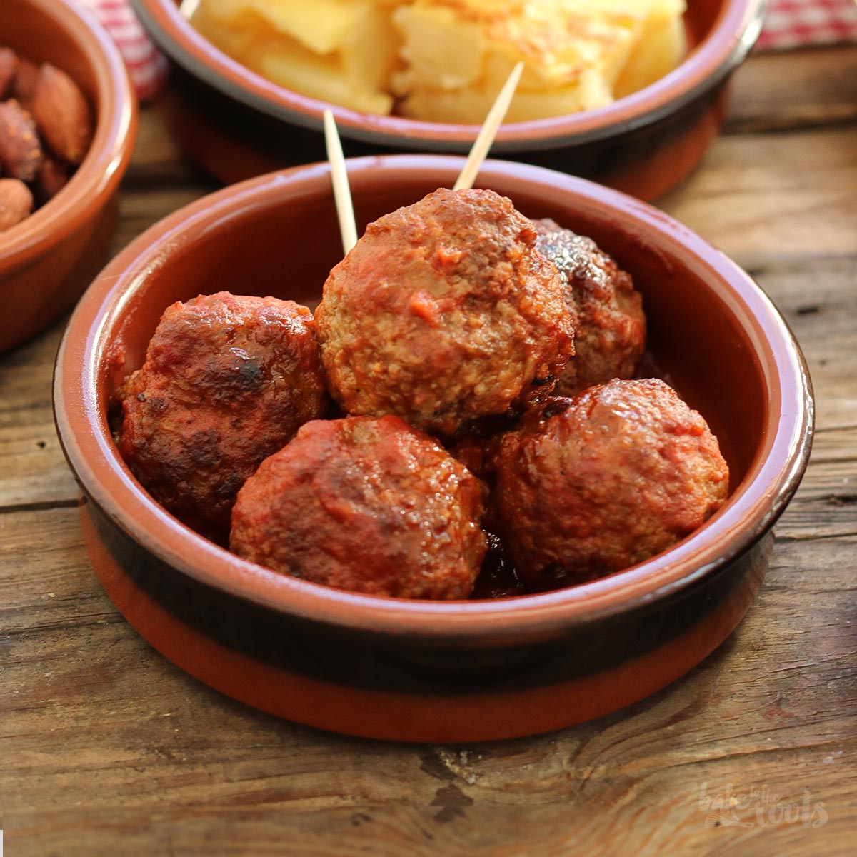Albóndigas mit Tomatensoße | Bake to the roots