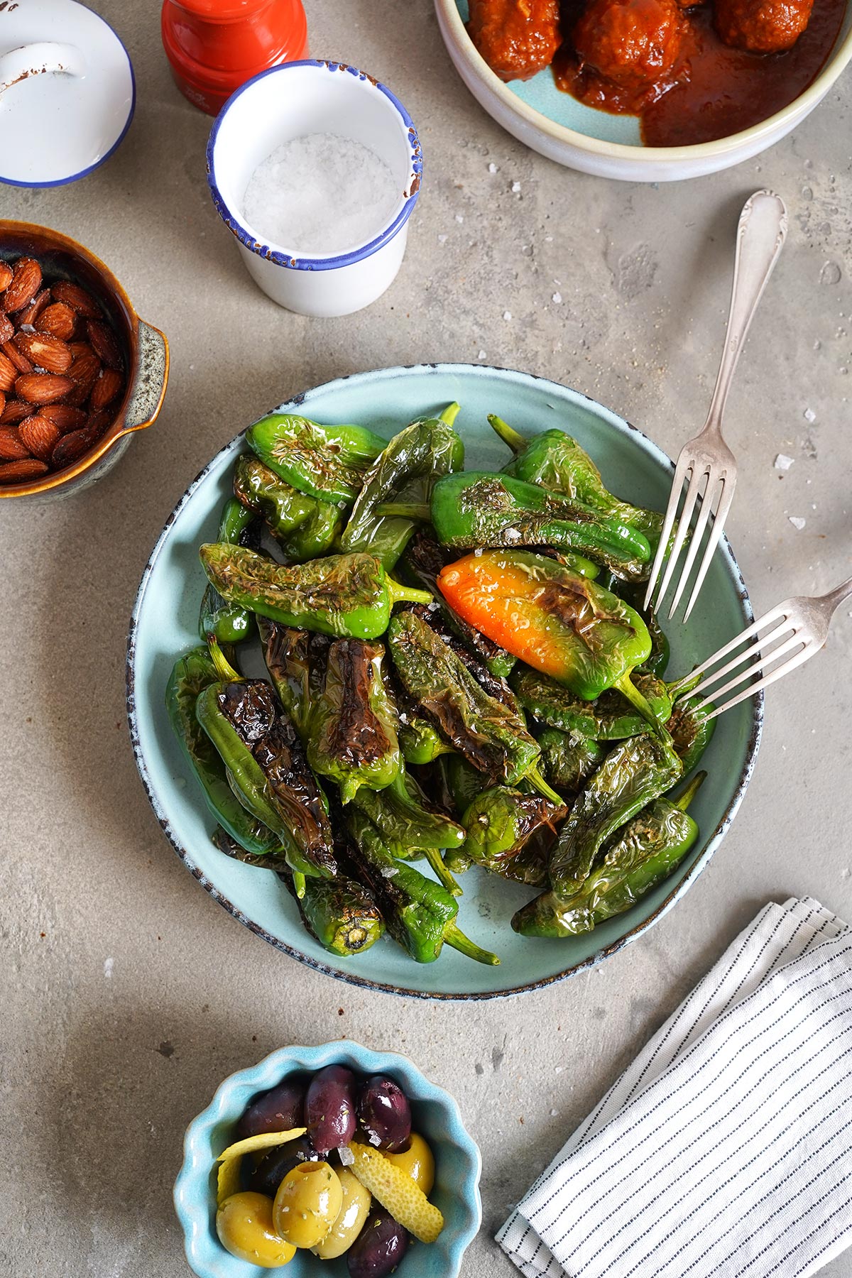 Pimientos de Padrón aka. Bratpaprika | Bake to the roots