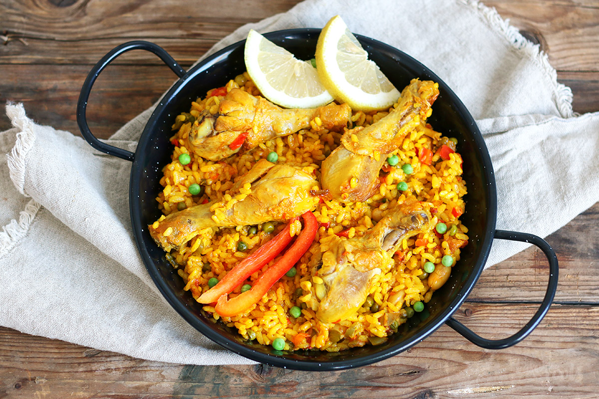 Paella con Pollo | Bake to the roots