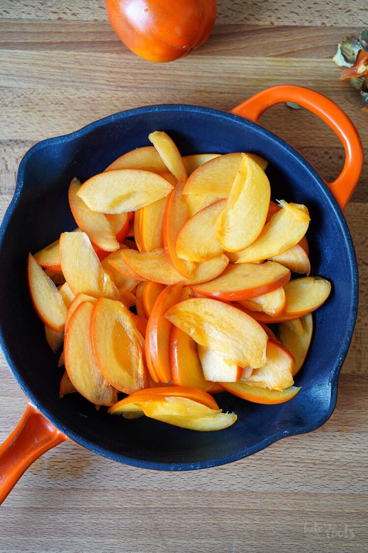 Einfacher Kaki Cobbler | Bake to the roots