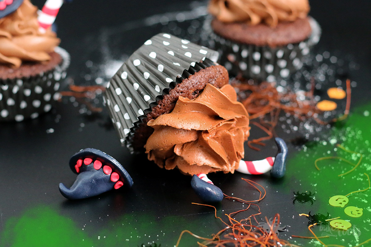 Halloween Chili Chocolate Cupcakes »Wicked Witches of the East« | Bake to the roots