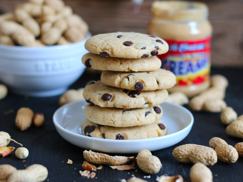 Erdnussbutter Chocolate Chip Cookies | Bake to the roots