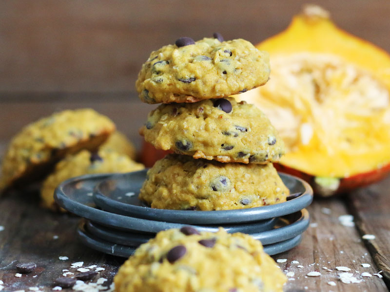 Pumpkin Oats Chocolate Chip Cookies | Bake to the roots