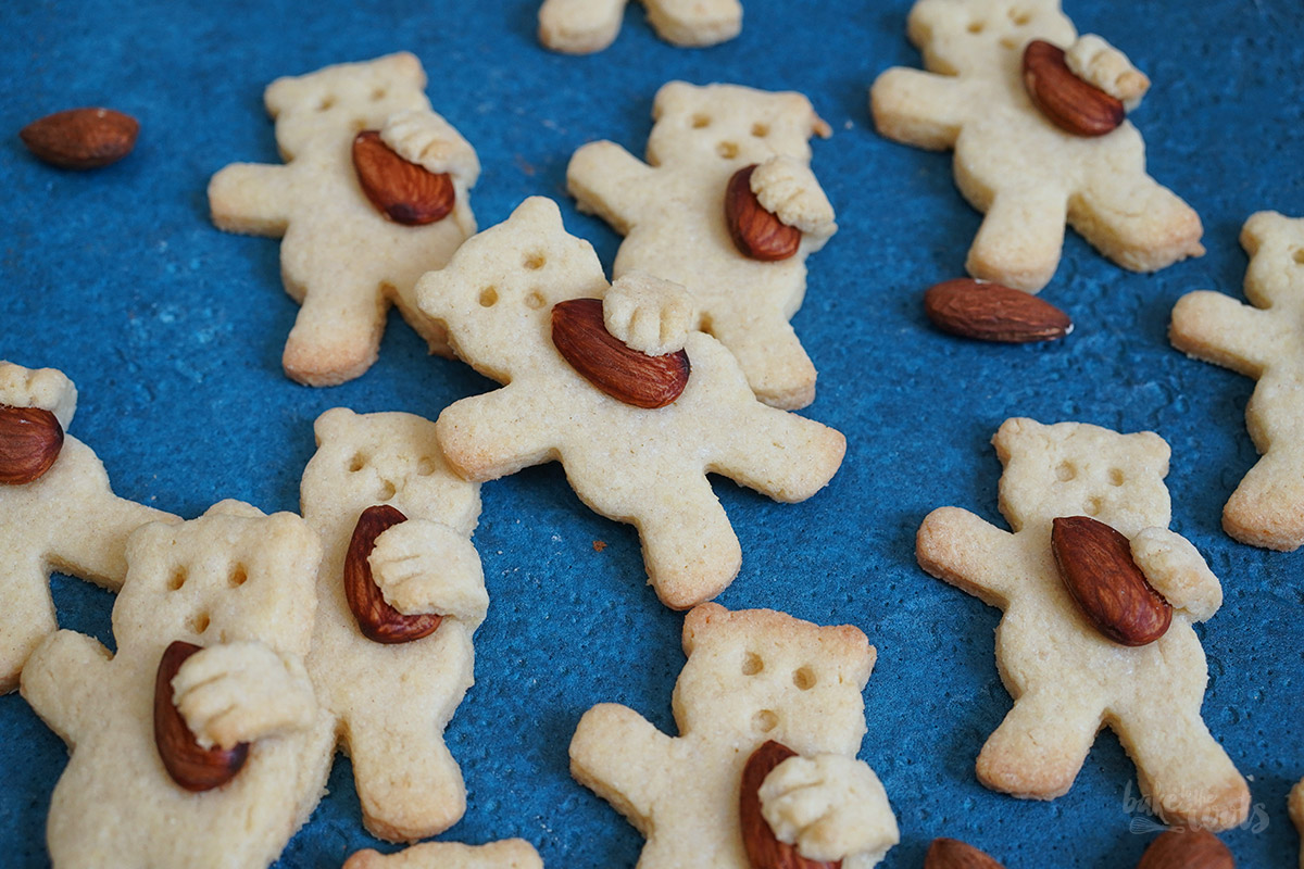 Cute Bear Cookies | Bake to the roots
