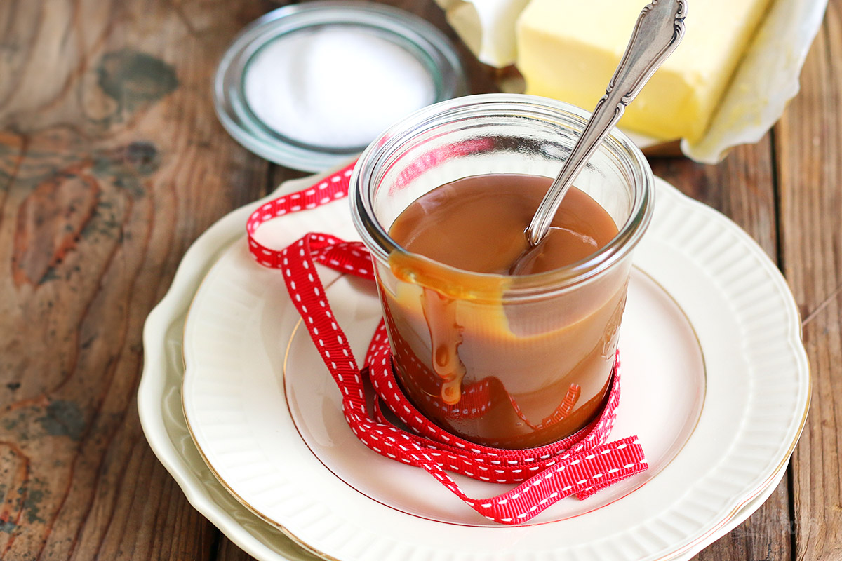 Homemade Salted Caramel Sauce | Bake to the roots