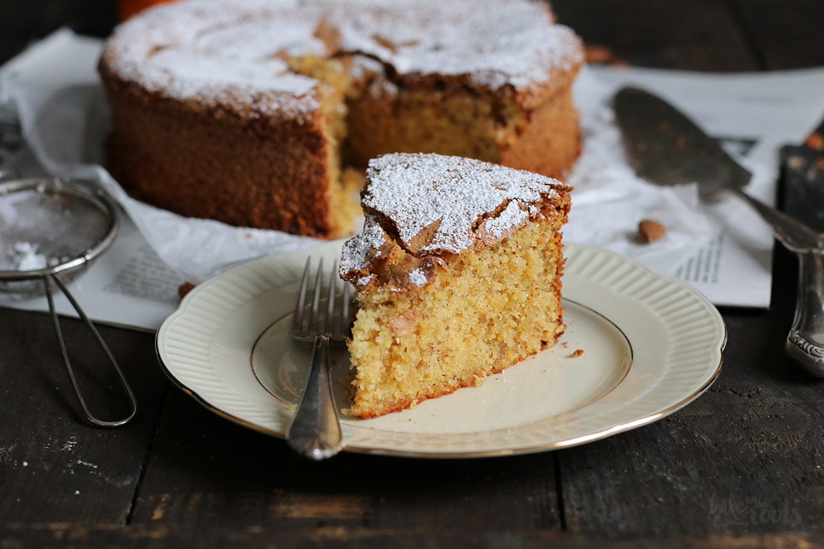Tarta de Santiago aka. Mandelkuchen | Bake to the roots