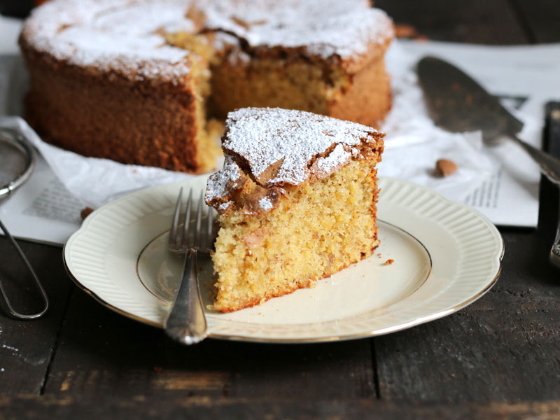 Tarta de Santiago aka. Spanish Almond Cake Bake to the roots