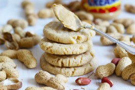 Peanut Butter Cookies | Bake to the roots