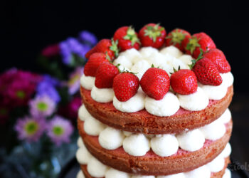Naked Strawberry Cake | Bake to the roots