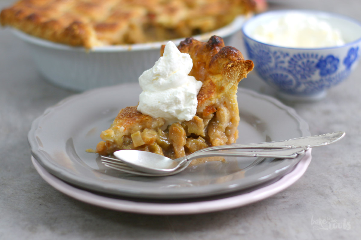 Classic Rhubarb Pie | Bake to the roots