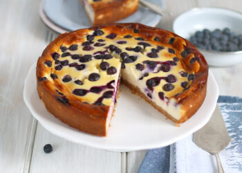 Blueberry Mascarpone Cheesecake | Bake to the roots