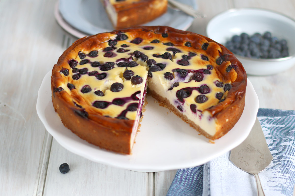 Blueberry Mascarpone Cheesecake | Bake to the roots