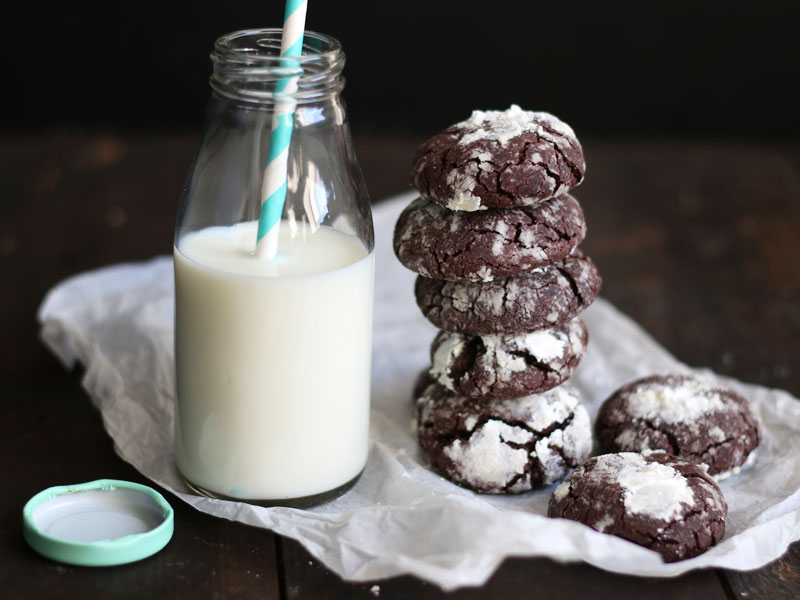 Chocolate Crinkle Cookies | Bake to the roots