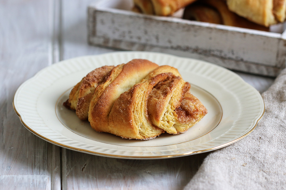 Hamburger Franzbrötchen | Bake to the roots