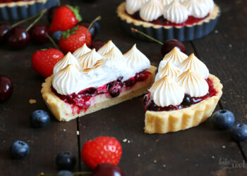 Wild Berry Mascarpone Meringue Tartlets | Bake to the roots