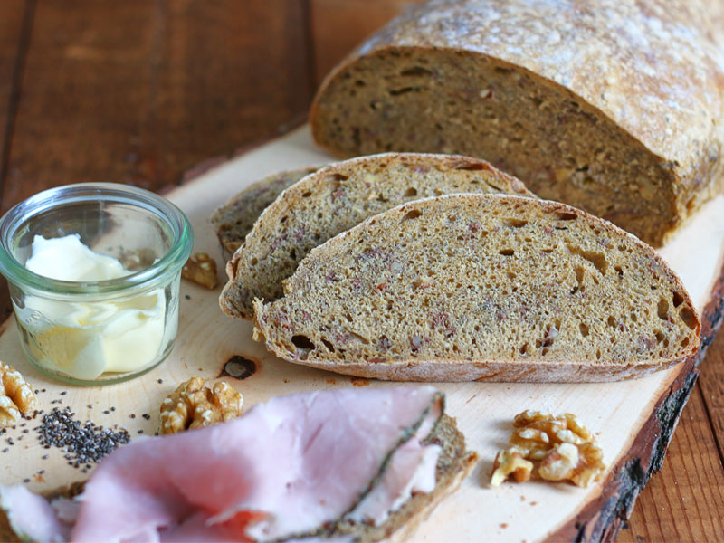 Walnuss Chia Dinkelbrot | Bake to the roots