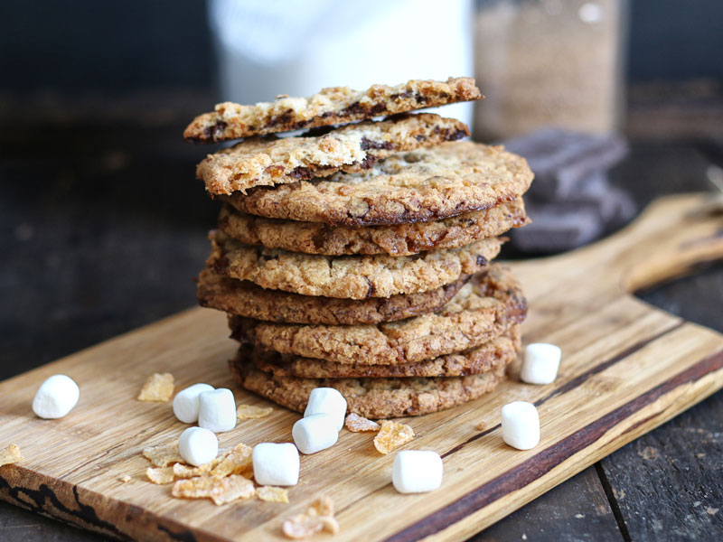 Chocolate Chip Cornflake Crunch Cookies | Bake to the roots