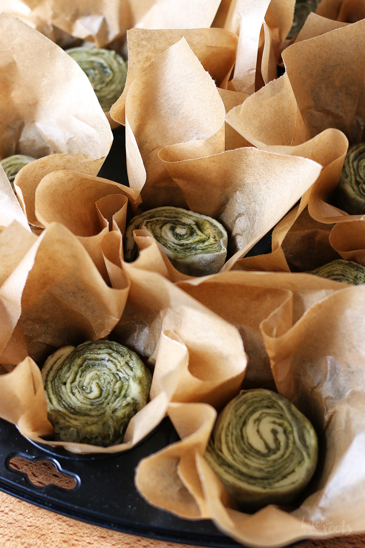 Brioche mit Matcha (aka. Matcha Cruffins) | Bake to the roots