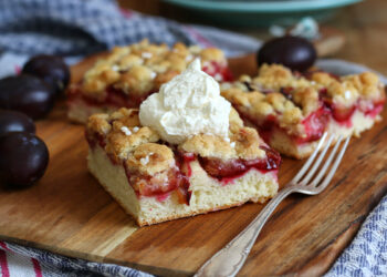 Zwetschgenkuchen vom Blech | Bake to the roots