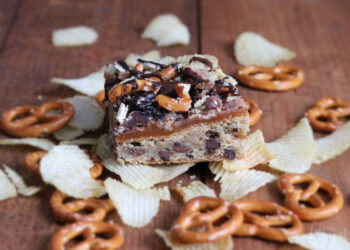 Cookie Bars with Bacon & Beer | Bake to the roots