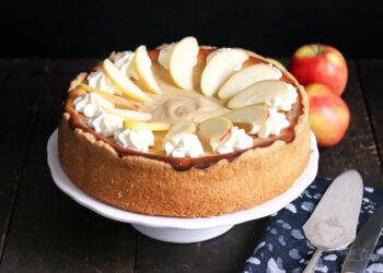 Bratapfel Käsekuchen | Bake to the roots