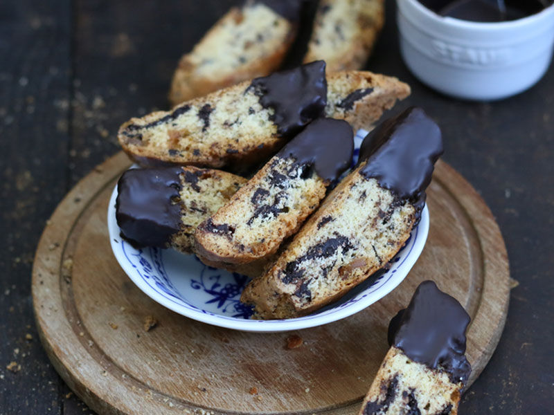 Chocolate Ginger Biscotti | Bake to the roots