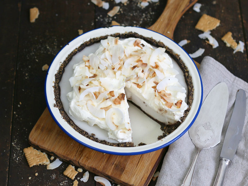 Chocolate Coconut Cream Pie | Bake to the roots