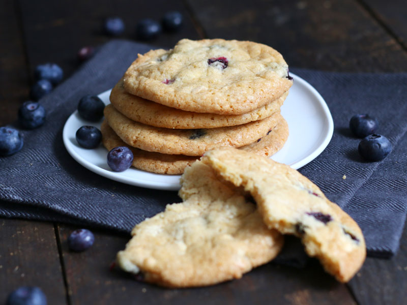 Blueberry White Chocolate Cookies | Bake to the roots