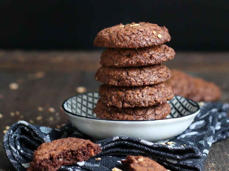 Chocolate Cornflake Pecan Cookies | Bake to the roots