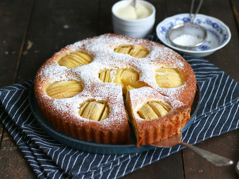 Einfacher Apfelkuchen | Bake to the roots